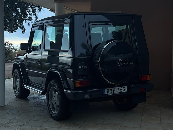 Mercedes-Benz G320 4 of 14
