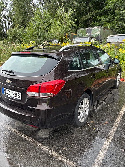 Chevrolet Cruze 3 of 3