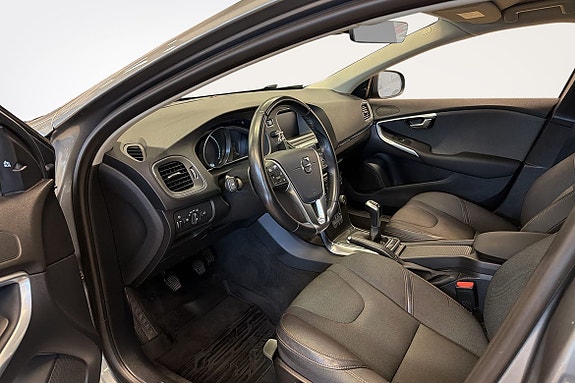 Volvo V40 Cross Country 6 of 17