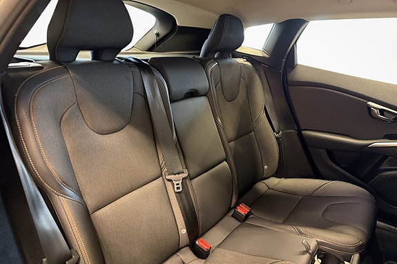 Volvo V40 Cross Country 10 of 17
