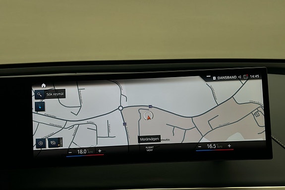BMW iX 8 of 30