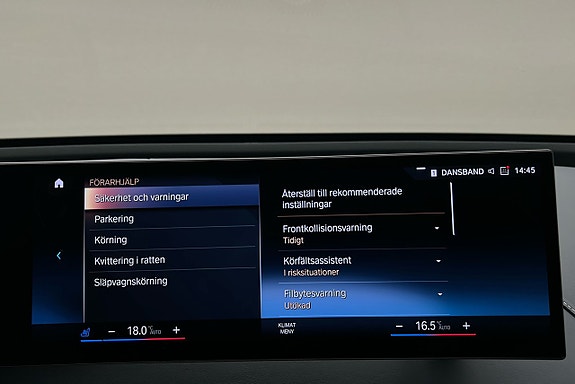 BMW iX 25 of 30