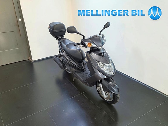 Yamaha Cygnus 125 2 of 8
