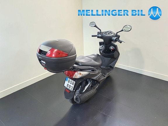 Yamaha Cygnus 125 3 of 8