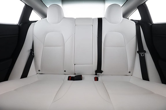 Tesla Model 3 16 of 30