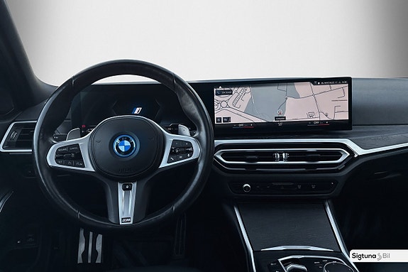 BMW 330e 12 of 30