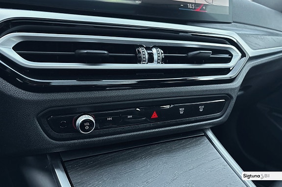 BMW 330e 22 of 30