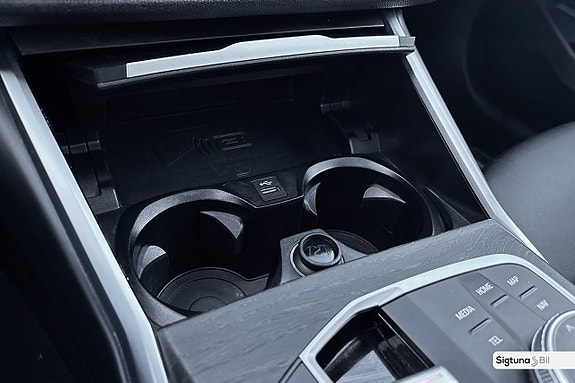 BMW 330e 21 of 30