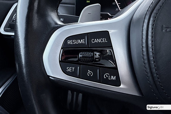 BMW 330e 18 of 30