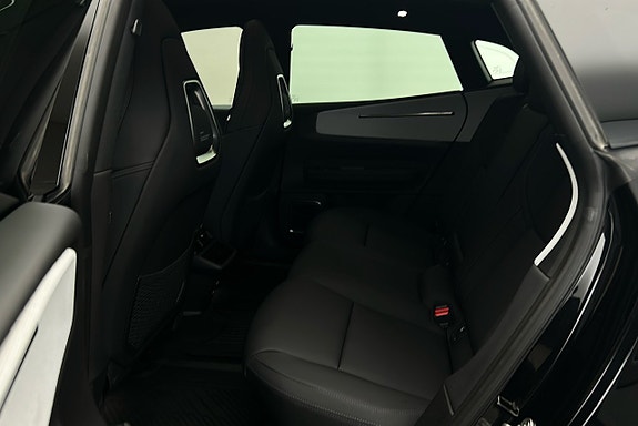Polestar 4 13 of 30