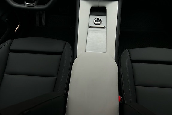 Polestar 4 9 of 30