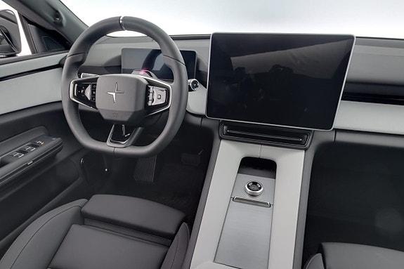 Polestar 4 8 of 9