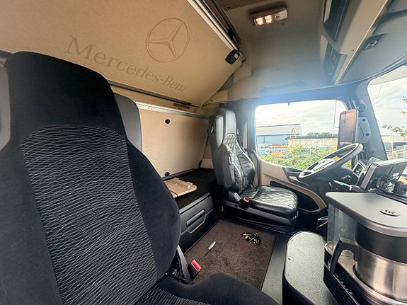 Mercedes-Benz Actros 2853 9 of 12