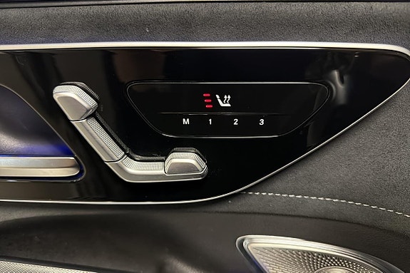 Mercedes-Benz EQE43 SUV 21 of 24