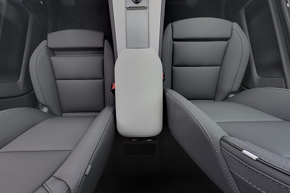 Polestar 4 9 of 9