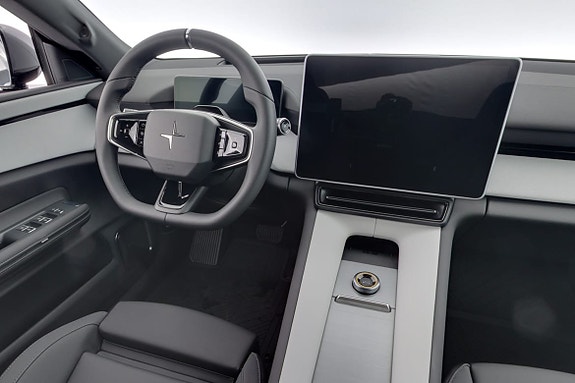 Polestar 4 8 of 9