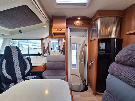 Rapido I 990 DF Queenbädd, Solcell 7 of 24