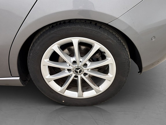 Mercedes-Benz A180 25 of 27