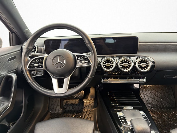 Mercedes-Benz A180 10 of 27