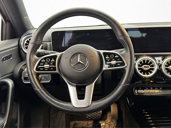 Mercedes-Benz A180 11 of 27