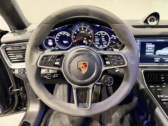 Porsche Panamera GTS 16 of 30