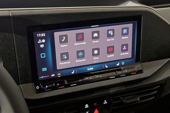 Volkswagen Caddy Maxi 12 of 15