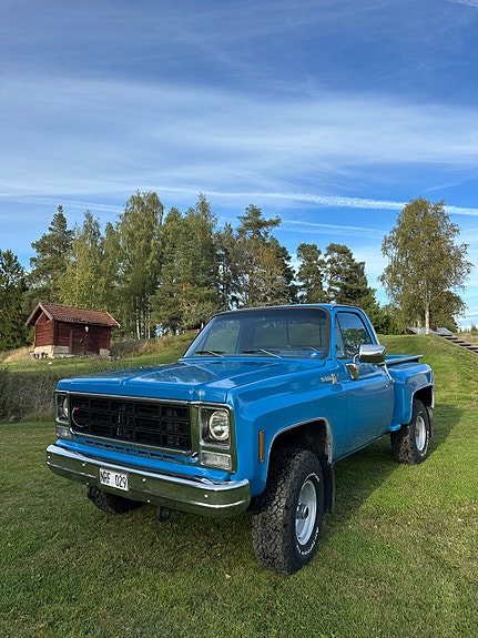 Chevrolet K10 3 of 14