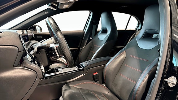 Mercedes-Benz A200 5 of 13