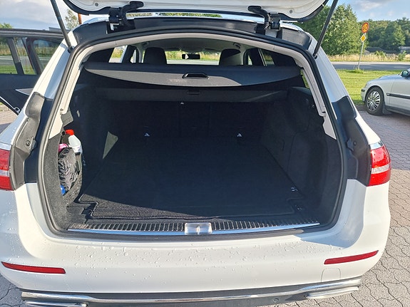 Mercedes-Benz E220 6 of 7