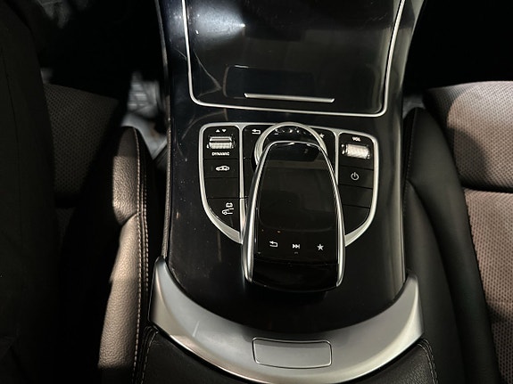 Mercedes-Benz C350 20 of 23