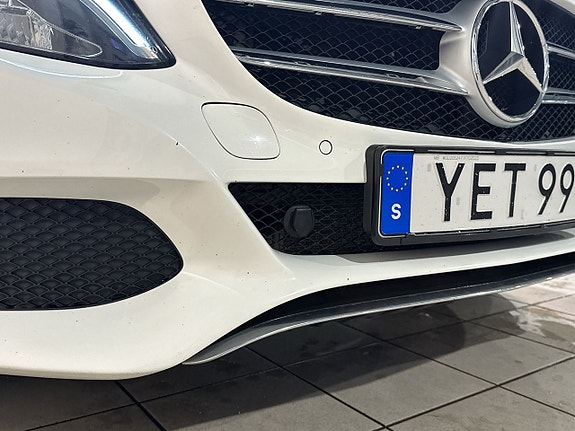 Mercedes-Benz C350 19 of 23