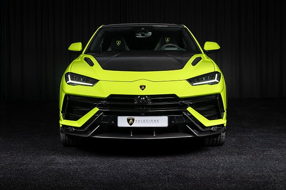 Lamborghini Urus 2 of 23