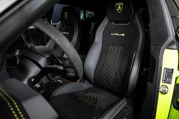 Lamborghini Urus 14 of 23