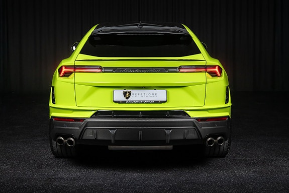 Lamborghini Urus 7 of 23