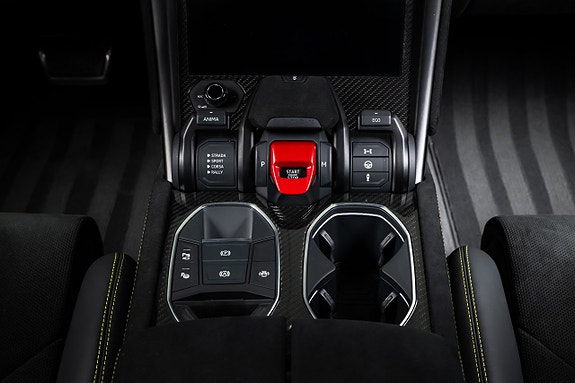 Lamborghini Urus 18 of 23