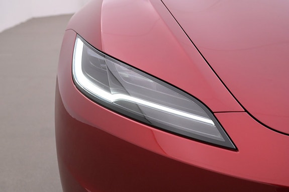 Tesla Model 3 26 of 27