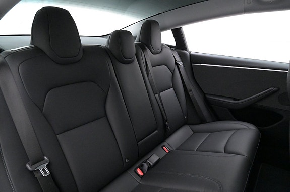 Tesla Model 3 24 of 27