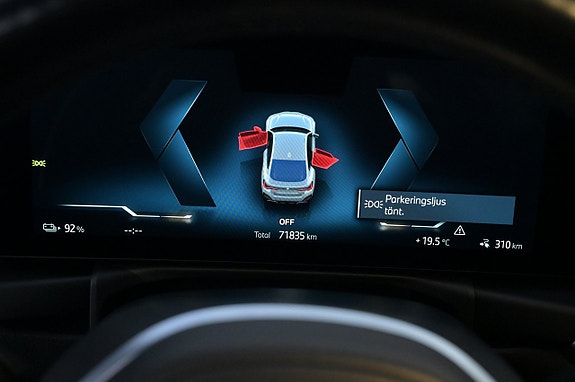 BMW i4 8 of 27