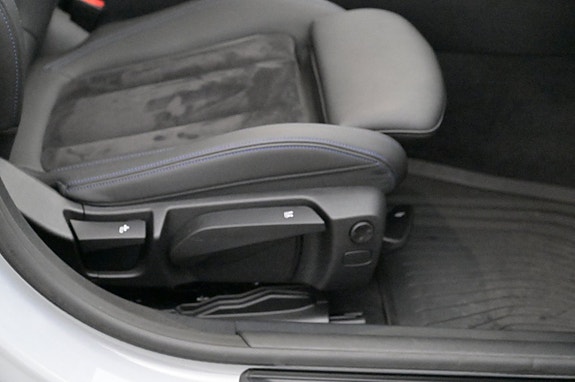 BMW i4 15 of 27