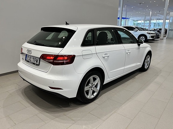 Audi A3 3 of 9