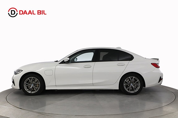 BMW 330e 9 of 27