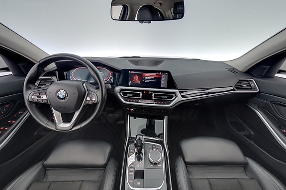 BMW 330e 13 of 27