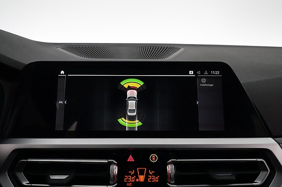 BMW 330e 19 of 27