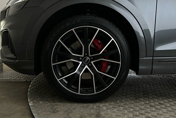 Audi Q8 12 of 30