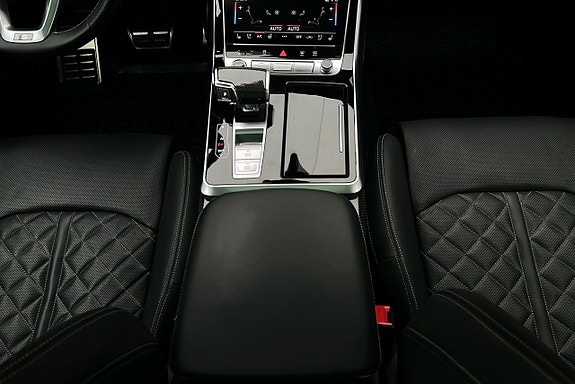 Audi Q8 9 of 30