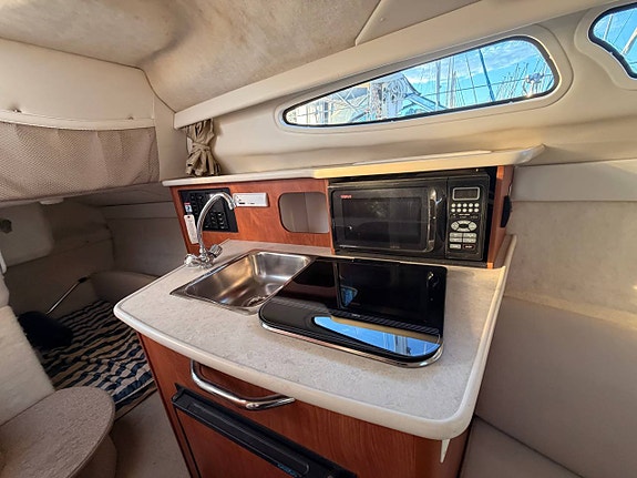 Bayliner 245 Ciera – 2004 | Volvo Penta KAD 32 5 of 12