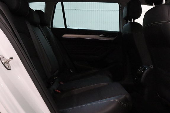 Volkswagen Passat Alltrack 29 of 30