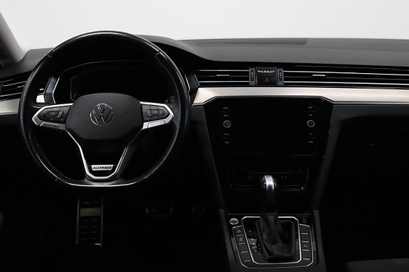 Volkswagen Passat Alltrack 11 of 30