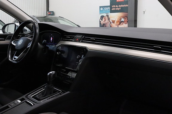 Volkswagen Passat Alltrack 12 of 30