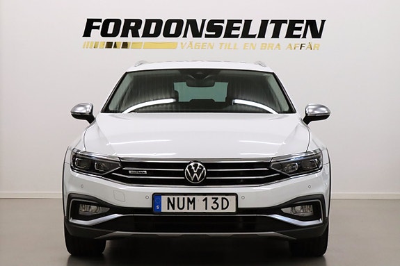 Volkswagen Passat Alltrack 2 of 30